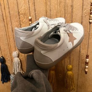 Shu shop sneakers. Size kids 5. Never worn. No stains